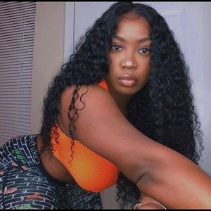 Meet your Posher, Alaire